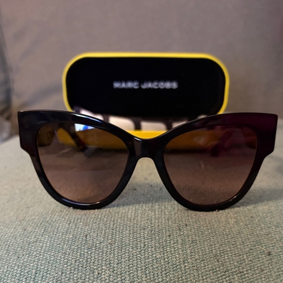 Marc Jacobs Elegant Black Sunglasses main image 4